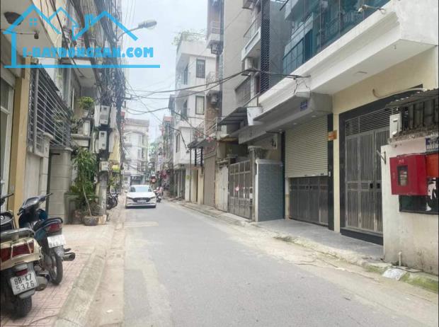 NHà Đẹp, Phân Lô Ô tô tránh, Phố Hoàng Đạo Thành 58m x 4T. Giá 12.9 tỷ.