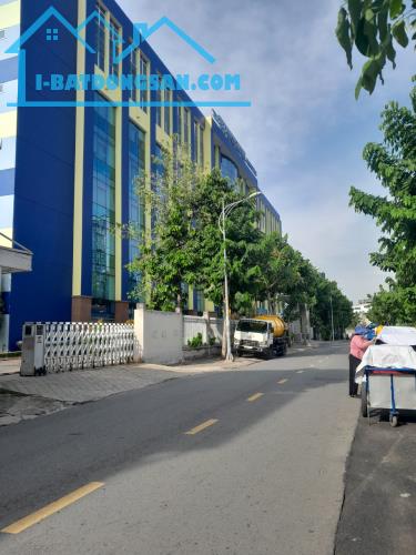 Nhà Cấp 4, 180m2, HXH Tân Mỹ Quận 7, Phù Hợp Xây CHDV Giá chưa tới 100tr/m2