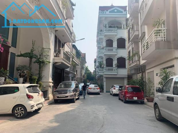 CUNG ĐIỆN 5 SAO GIA THỤY LB 100M2 THANG MÁY OTO TRÁNH KINH DOANH. 17,9TỶ - 5