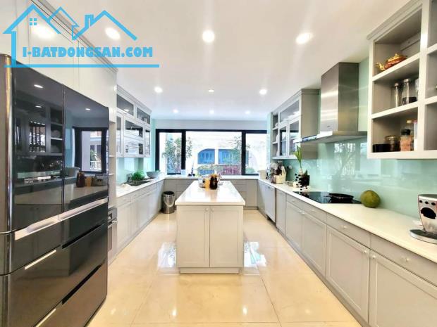 CUNG ĐIỆN 5 SAO GIA THỤY LB 100M2 THANG MÁY OTO TRÁNH KINH DOANH. 17,9TỶ - 4