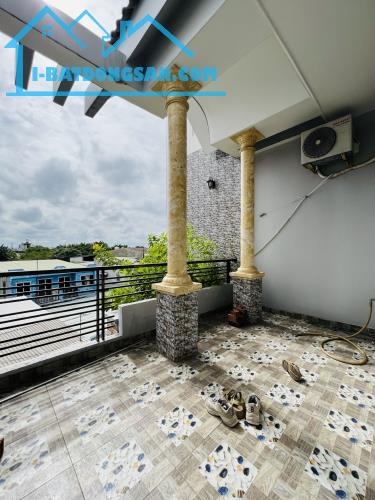 Bán Nhà Bình Tân Đường Bình Thành Hẻm 8m 4 Tầng 67m2 4PN Giá Tốt 4.9 Tỷ SHR LH: 0813123205