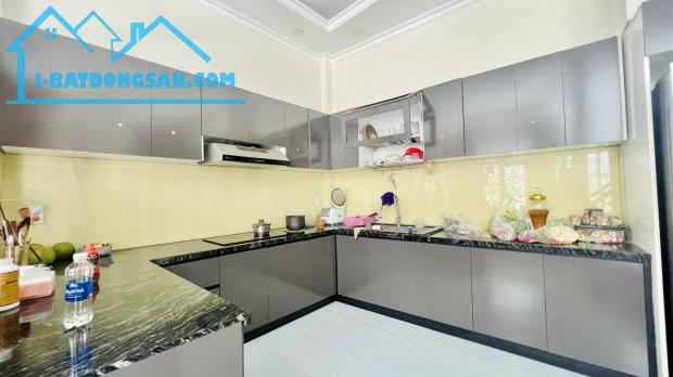 🏠 Nhà 1 Lầu Sân Ô Tô Gần Uỷ Ban P. Tân Phong Chỉ 2,950 Tỷ - 3