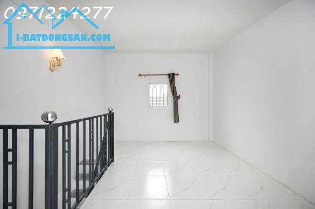 CẦN BÁN DÃY TRỌ - ĐƯỜNG SỐ 10 - LINH XUÂN - THỦ ĐỨC 135M2 ( 5 x 27 ) 2 TẦNG 8 PHÒNG - THU - 4