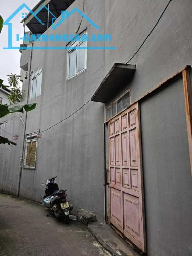 Bán Nhà ngõ 243 Ngọc Thụy, ô tô sát cửa, 45m2 x nhà 3 tầng. Giá 3,3tỷ - 4
