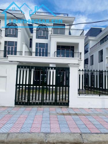 Chuyển nhượng biệt thự song lập 300m2, mặt tiền 10m, hướng Đông Nam, chỉ 5x triệu/m2. - 2