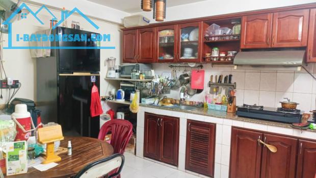 Hẻm 429/  Lê Văn Sỹ - 51M2 - Ngang 4.1m - 4 TẦNG BTCT  -  8 PN  - cho thuê 20 triệu Giá 7 - 4