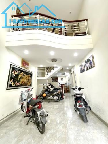 BÁN NHÀ ĐƯỜNG BÀN CỜ, QUẬN 3, HẺM 6M THÔNG, XE HƠI VÔ NHÀ, 55Mx5 6PN 5WC, HĐT 40TR 11 TỶ x