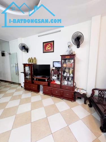 Cần bán gấp nhà phân lô phố Duy Tân 52m2, 5T, view thoáng, ô tô tránh, hơn 16 tỷ PHÂN LÔ Ô - 2