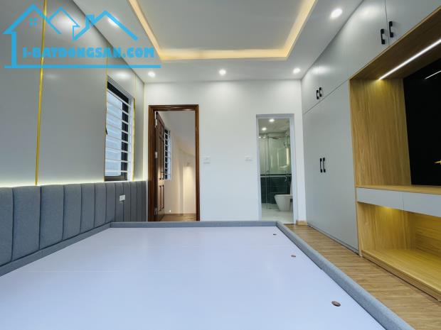 Bán nhà riêng Vân Canh 31m2*5T đầy đủ nội thất. Cách 120m đến chợ, trường C1 C2 Vân Canh