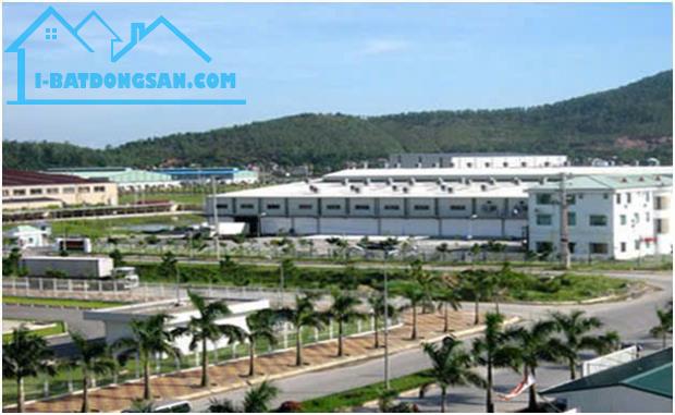 Chuyển nhượng 1,2 ha đất trong KCN Bắc Giang. Có sẵn xưởng 2000m2. Đầy đủ công trình phụ t