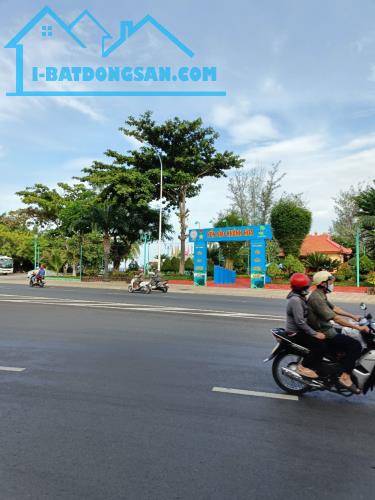 Bán lô góc 2 mặt tiền Phạm Văn Đồng Nha Trang, dt 55m, giá 11 tỷ - 1