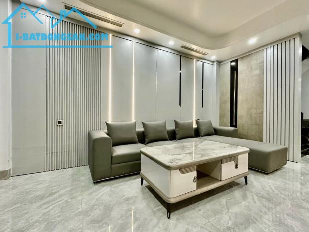 Chỉ nhỉnh 6 sở hữu nhà mới 5 tầng 4 phòng trung tâm Văn Quán Hà Đông ô tô cách nhà 20m - 1