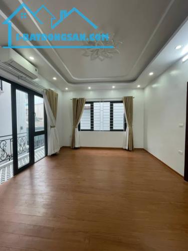 Bán nhà Thái Thịnh 1, 44/50m2, 6 tầng,mặt tiền 5m, 11.8 tỷ Đống Đa.lô góc,ngõ thông ,ô tô - 3