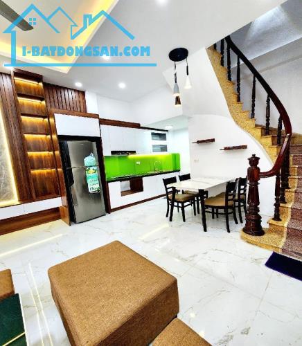 BÁN NHÀ ĐẸP PHỐ TÂN MAI, 43M2, 4 TẦNG, MT 4.3M. GIÁ 6.06 TỶ - 3