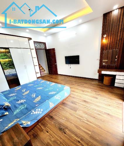 BÁN NHÀ ĐẸP PHỐ TÂN MAI, 43M2, 4 TẦNG, MT 4.3M. GIÁ 6.06 TỶ