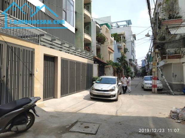 Cho nữ thuê Phòng trọ quận Bình Thạnh, 25m2 mới đẹp, ban công, cửa sổ, hẻm 7m. Giá rẻ nhất - 4