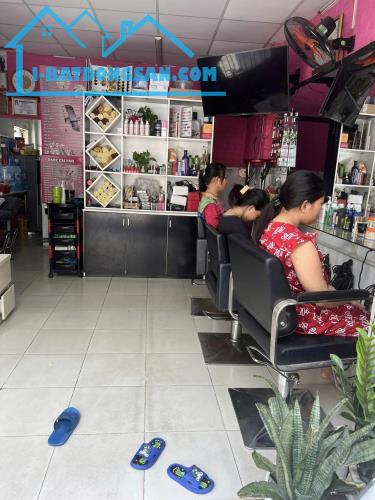 Cần sang tiệm tóc nail mi dọn vào là lm ngay tiệm hoạt động đc 4 năm - 2