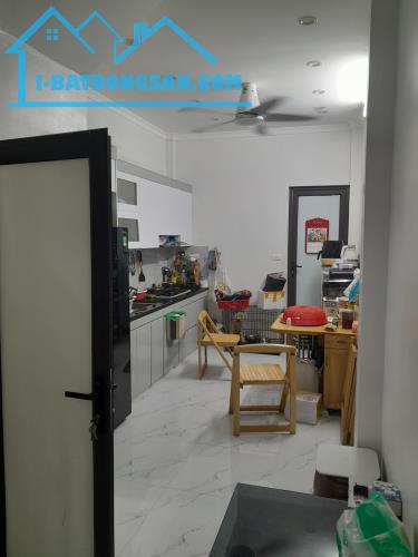 Nhà 42m2x5 tầng ở ngõ 134 Trương ĐỊnh, nhà dân xây, gần mặt phố, giá 5.5 tỷ - 1