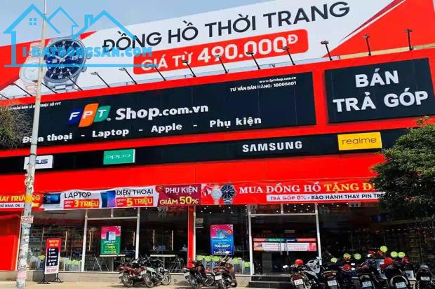 Bán nhà mặt phố Phạm Văn Đồng, Giấy. 246 m2 x MT 12,8m. Ô tô KD xây toà Văn Phòng cho thuê