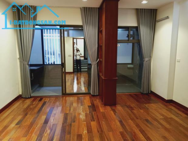 Bán nhà Phường Trung Hòa – 40m2 – 5 Tầng – Ô tô tránh – Kinh doanh tốt – 12,5tỷ . - 1