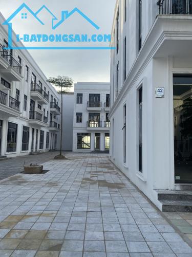 Chuyển nhượng nhà vườn liền kề với mặt tiền 6m, diện tích 135m2, giá chỉ 6x triệu/m2 đất . - 1