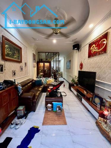 Cần Tiền Gấp, Bán Nhà Việt Hưng, Long Biên 4T, 41m2 chỉ 6,35 tỷ - 2