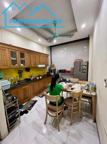 Cần Tiền Gấp, Bán Nhà Việt Hưng, Long Biên 4T, 41m2 chỉ 6,35 tỷ - 1