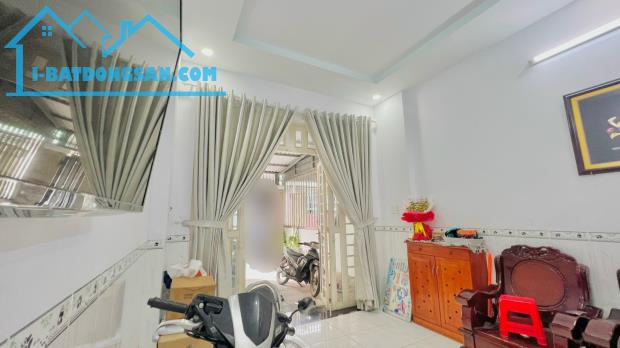 🏠 Bán Nhà 2 Lầu Gần Ngã Tư Tân Phong 180m2 SHR Hoàn Công Chỉ 8,5 Tỷ - 1