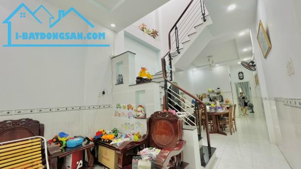 🏠 Bán Nhà 2 Lầu Gần Ngã Tư Tân Phong 180m2 SHR Hoàn Công Chỉ 8,5 Tỷ - 3