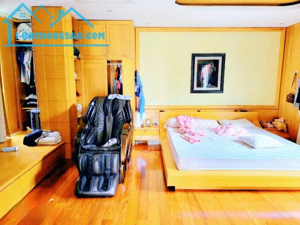 Biệt Thự Siêu Vip Quận Hoàng Mai, Lô Góc phố Nguyễn Đức Cảnh 140m x 4T x Mt 22m. Giá 28