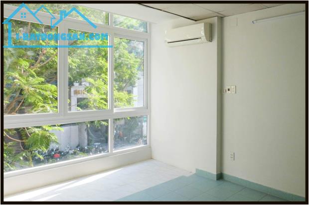 Top nhà vị trí đẹp 4 x 25m 1 trệt 4 lầu Trương Định trung tâm Q3 TP.HCM - 3