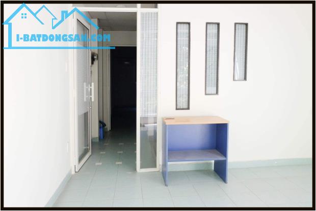 Top nhà vị trí đẹp 4 x 25m 1 trệt 4 lầu Trương Định trung tâm Q3 TP.HCM - 4