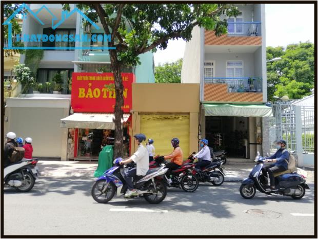 Top nhà vị trị đẹp 4.2 x 23m Lý Chính Thắng Quận 3 trung tâm Sài Gòn - 3
