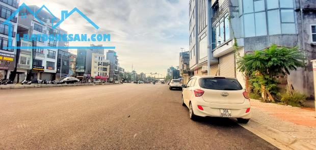 Quá Hiếm, Hoa Hậu phố Hồng Tiến, DT111m2, MT15m, Vị trí VIP, View Hồ, Nhà 2 Mặt Tiền..