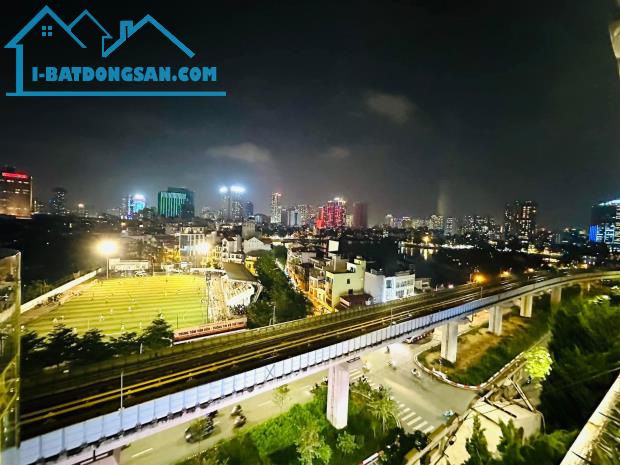 Bán Tòa Nhà Đẳng Cấp Nhất Nhì Phố Hoàng Cầu View Hồ, View Sân Bóng. DT 234M2 x 9T. MT 9,5M