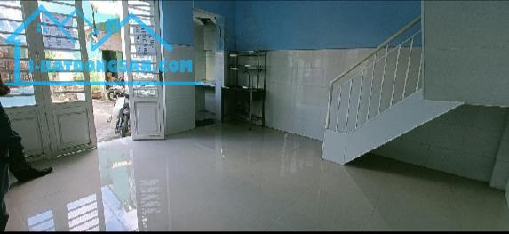 BÁN NHÀ: NGAY CHỢ LINH XUÂN, THỦ ĐỨC, 2 TẦNG ,45m2, CHỈ 2.4 TỶ. - 2