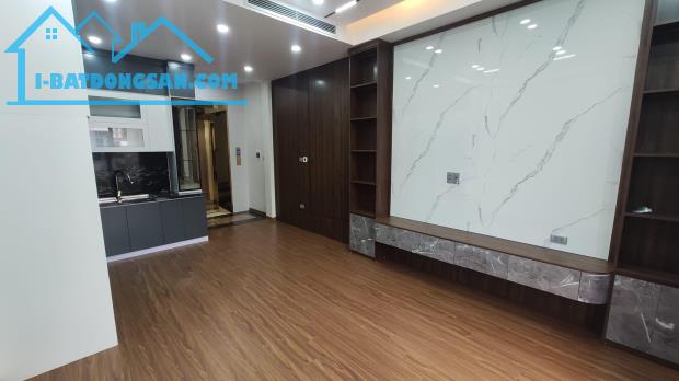 VIỆT HƯNG 30M2 x 6T LÔ GÓC THANG MÁY  KINH DOANH ÔTÔ TRÁNH TIỆN FULL NỘI THẤT. 7,9TỶ - 3