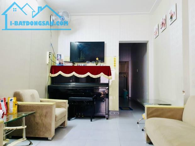 HẺM XE TẢI CÁCH 1 CĂN - 56M2 - NỞ HẬU - CHDV DÒNG TIỀN 28 TRIỆU/ THÁNG - CHỈ NHỈNH 5 TỶ - 3