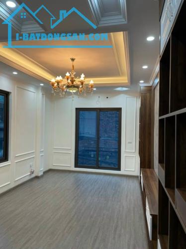 Nhà đẹp 5 tầng gần trường THCS Văn Quán, Hà Đông 30m2 5 tầng, ô tô cách 10m hơn 6 tỷ - 1