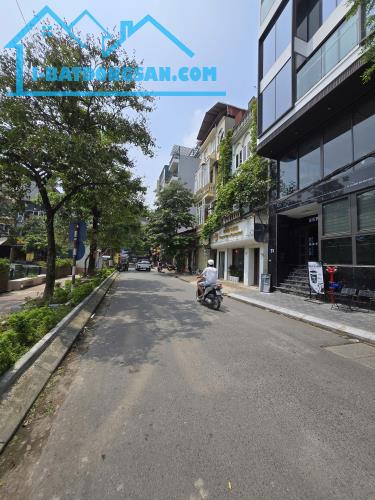 Bán Nhà Quận Ba Đình - Mặt Hồ - Mặt Tiền 12m - 168m2 - 45 tỷ.