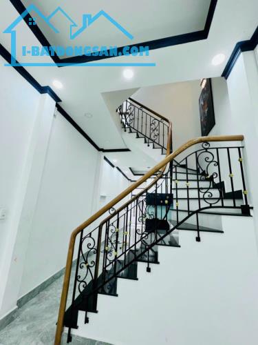 Bán nhà HXH Lạc Long Quân - 1 trệt 2 lầu - DT 74m2 - giá 8.5 tỷ TL - 3