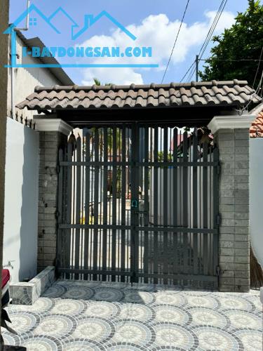 Chủ Gửi Bán  Căn Nhà Mái Thái 150m2 P.Tân Vạn Xe Ô tô Tới Nhà