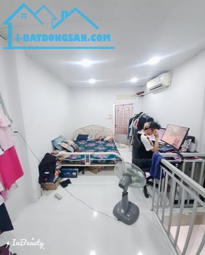 Nhà đường Lạc Long Quân, P10, Tân Bình, 20m2, 3 tầng đầy đủ công năng, nhỉnh 2 tỷ - 3