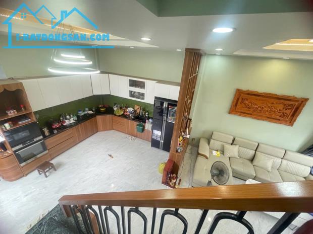 Nhà kề chợ BÀ Điểm, Phan Văn Hớn, Hocmon, 6x18m, 3 tầng, Nhỉnh 5 tỷ