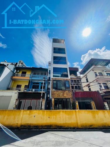 🌷PHÂN LÔ TRUNG TÂM NGUYỄN VĂN CỪ - THANG MÁY - 30m RA MẶT PHỐ - THIẾT KẾ HIỆN ĐẠI - 3