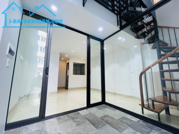 🌷PHÂN LÔ TRUNG TÂM NGUYỄN VĂN CỪ - THANG MÁY - 30m RA MẶT PHỐ - THIẾT KẾ HIỆN ĐẠI - 2