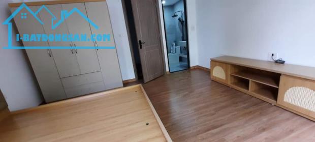 NHÀ MỚI GẦN OTO P.LONG BIÊN 35M2 x 5T FULL NỘI THẤT Ở LUÔN. 5P RA AEON. 5,4TỶ.