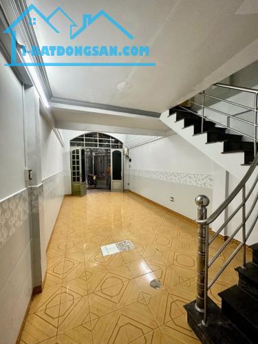 7.45 TỶ - HOÀNG HOA THÁM – 44 MV – 3 TẦNG - HẺM XE HƠI – SÁT MẶT TIỀN - 2