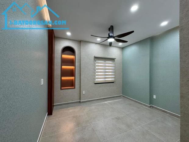 Cần tiền bán gấp căn nhà Đường Nguyễn Văn Hưởng, P.Thảo Điền, Quận 2. Giá chỉ 2tỷ650 - 3