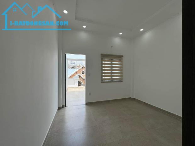 Cần tiền bán gấp căn nhà Đường Nguyễn Văn Hưởng, P.Thảo Điền, Quận 2. Giá chỉ 2tỷ650 - 4